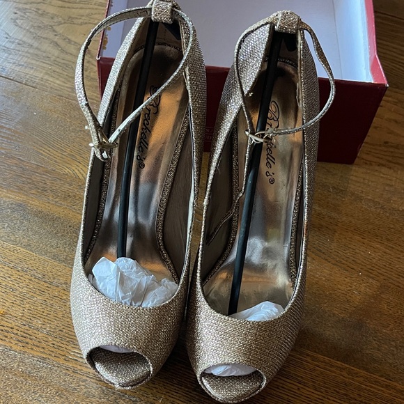 Breckelles Shimmering Champagne Gold Peep Toe Heels - Picture 1 of 7